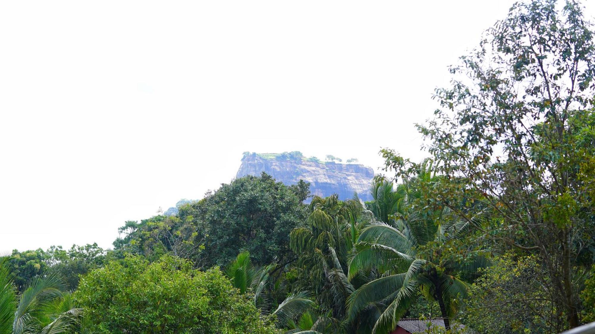 Sigiri Dilu Villa *